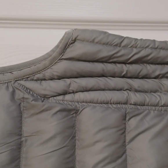 32 degrees, sz M, gray puffer vest, full zip with 2 pockets. - Picture 3 of 8